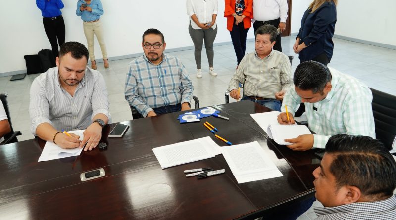 Firmas de actas de entrega-recepción